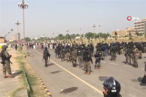 Pakistan'da sular durulmuyor... Protestolarda 3 polis цldь